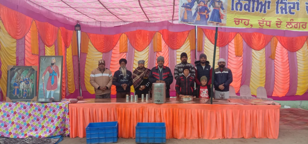 A milk langar dedicated to the Martyrdom Days was installed by all the Sangats of village Badesron